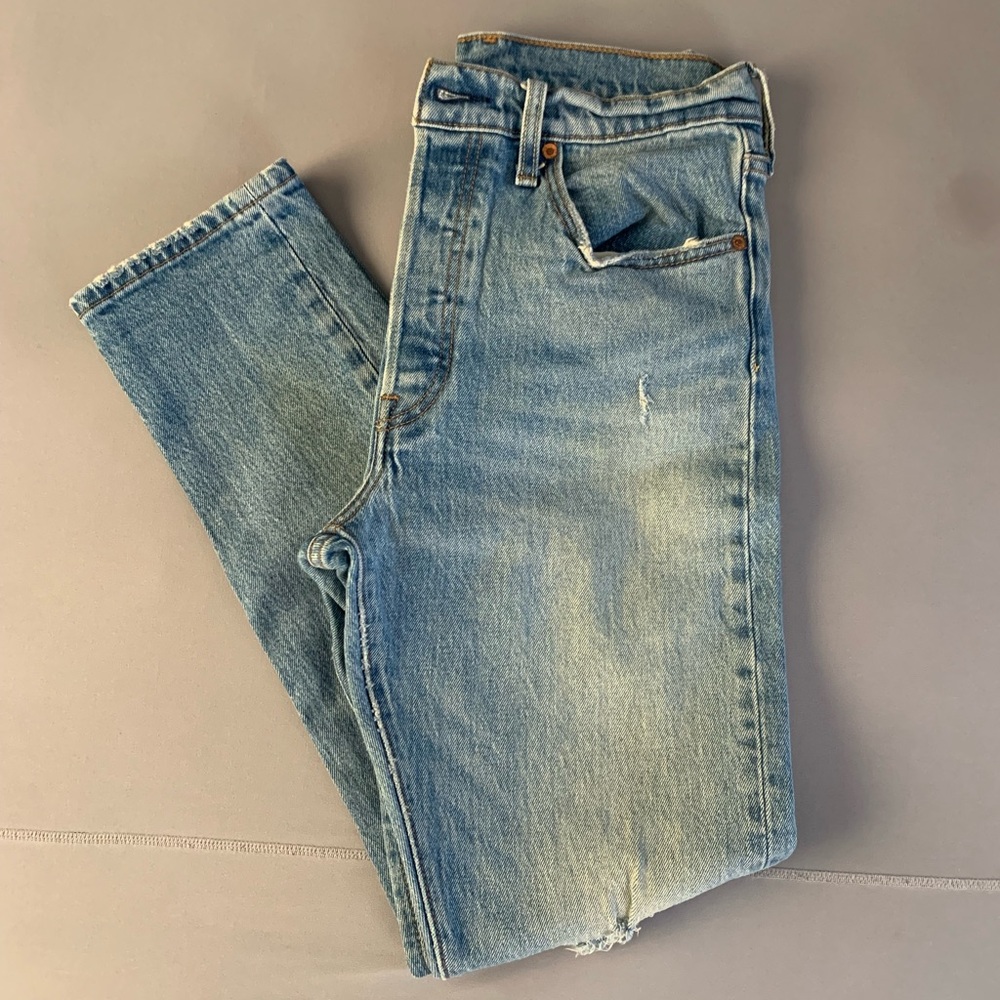 Levi’s Wedgie Fit Straight Fit Women’s Jeans in size 28x28